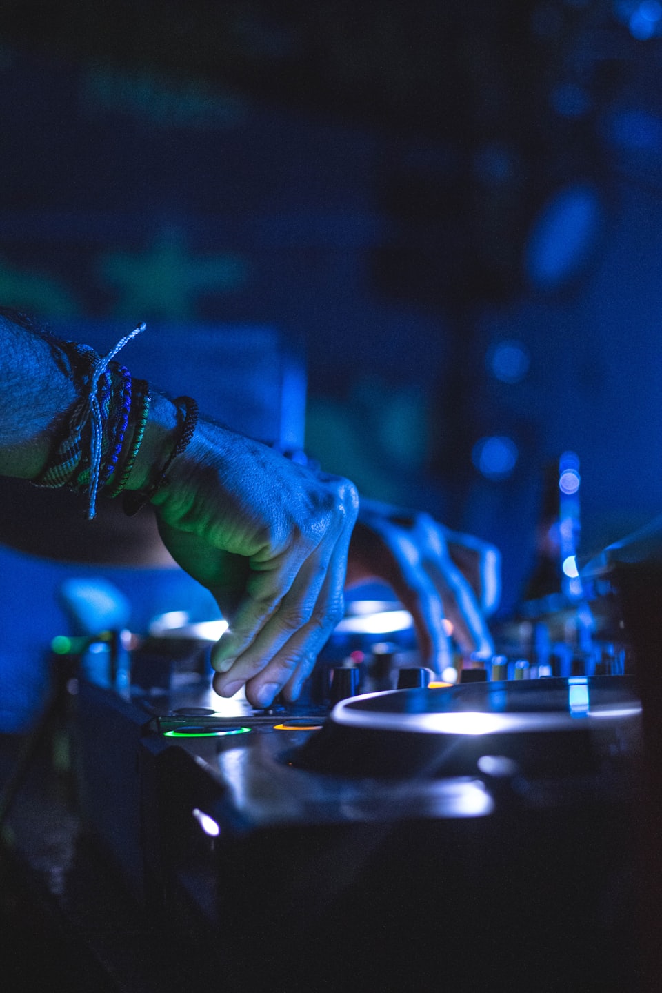 The Global Influence of Progressive House Music B4e3ee1a598f3de7dff0d96f99c7ee5cb237c935